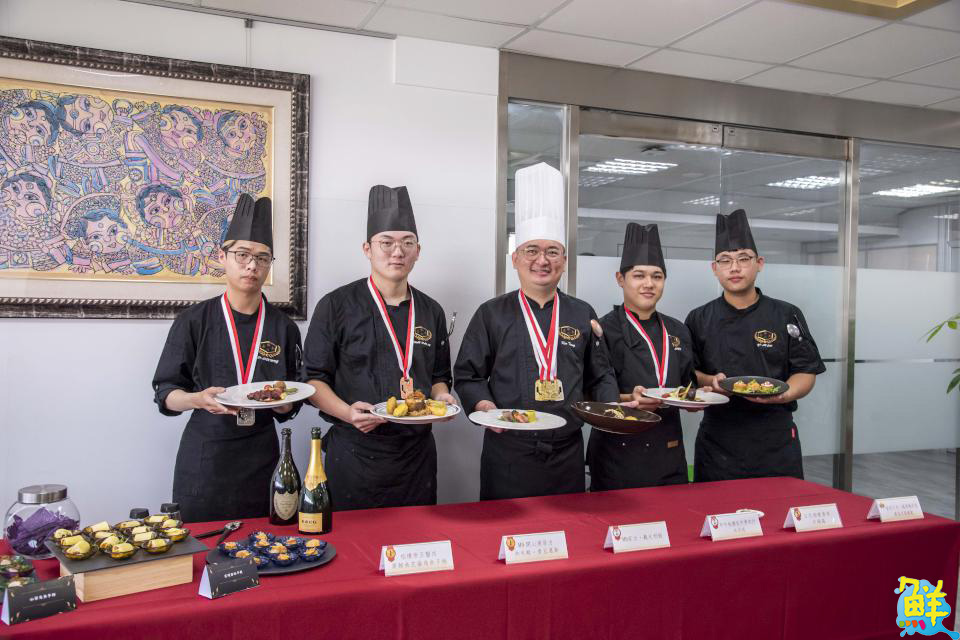 嘉藥餐旅之光！西廚隊征戰五國 拿下64面國際獎牌