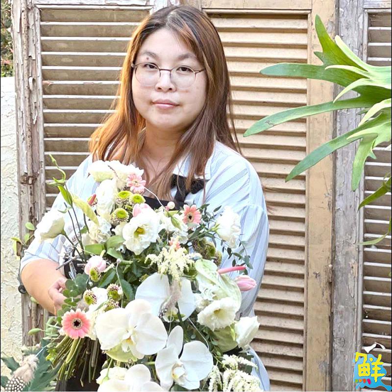 從數位依賴中抽離 重拾現實中的美好 梁維容Esther 以花藝與禪繞畫開啟社會反思