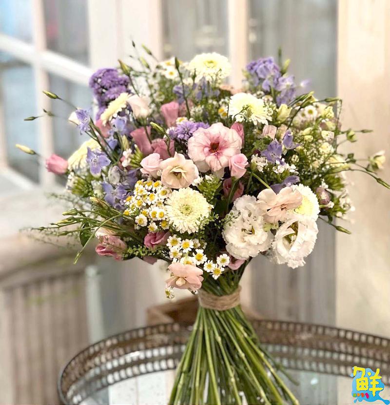 從數位依賴中抽離 重拾現實中的美好 梁維容Esther 以花藝與禪繞畫開啟社會反思