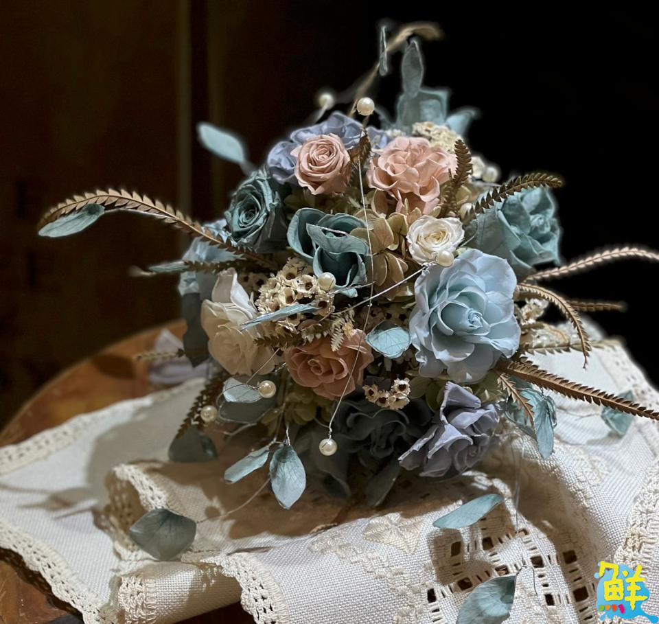 從數位依賴中抽離 重拾現實中的美好 梁維容Esther 以花藝與禪繞畫開啟社會反思