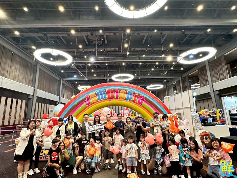 高雄左營新光三越攜手「音速小子 Sonic 打造暑假最強氣墊樂園！