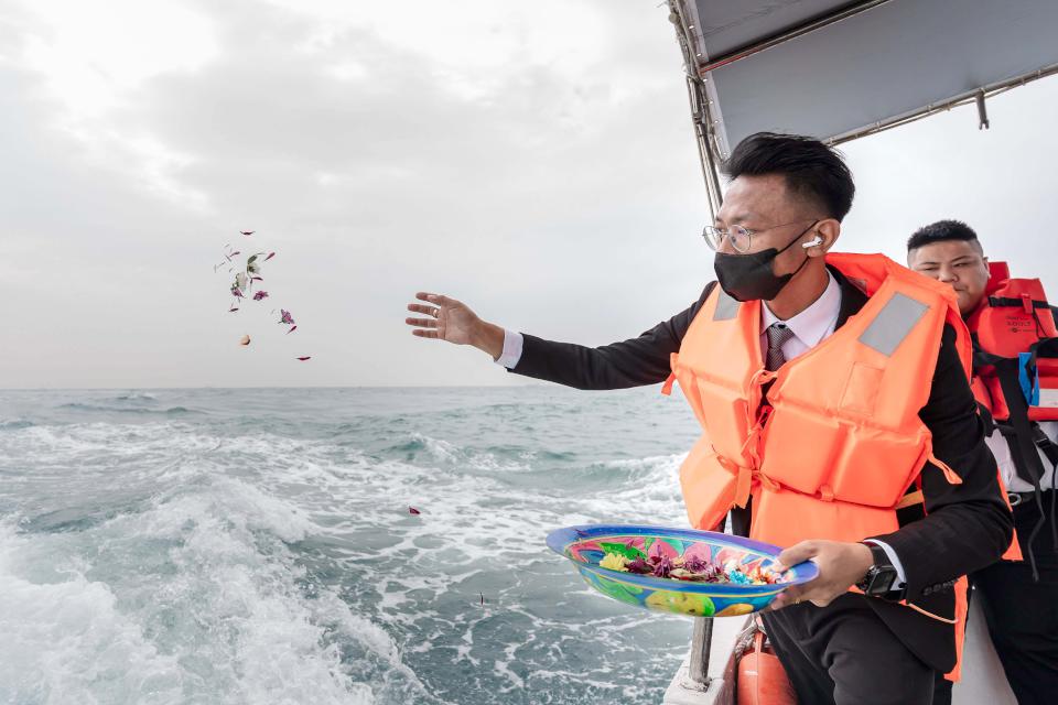 高市民政局114年第4場聯合海葬 累計陪伴103名往生者回歸自然