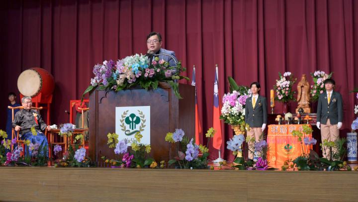 高餐大114學年度開學暨拜師感恩典禮 前教育部政次蔡清華、校友洪士峰致詞期勉