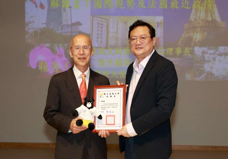 特任大使呂慶龍受邀高大卓越講座 談從感恩的心從寶島台灣看世界