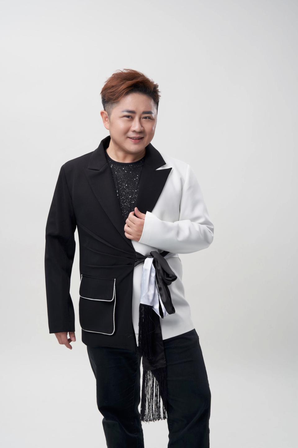 【第321期】百萬兄弟檔網紅哥哥陳昭瑋現身高市鼓山區宴會場 參與創世基金會樂愛家園公益餐會