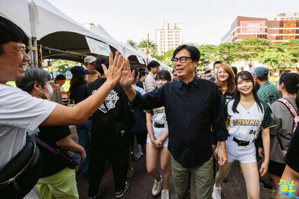 2025高雄咖啡節圓滿落幕 原鄉直送、職人手沖一次滿足 市長陳其邁驚喜現身市集