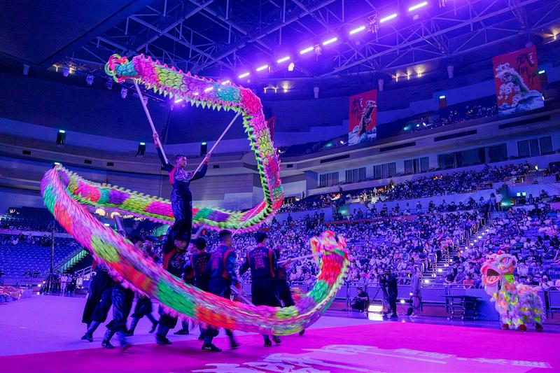 高史博2025高雄戲獅甲空中躍決戰巨蛋 馬來西亞布特拉再也光藝醒獅團奪冠