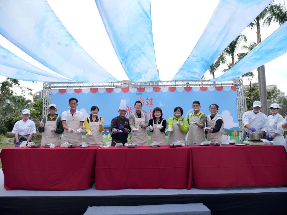 高雄米食節  蛇（什）麼都好吃 中央公園成為熱鬧的米食博覽會