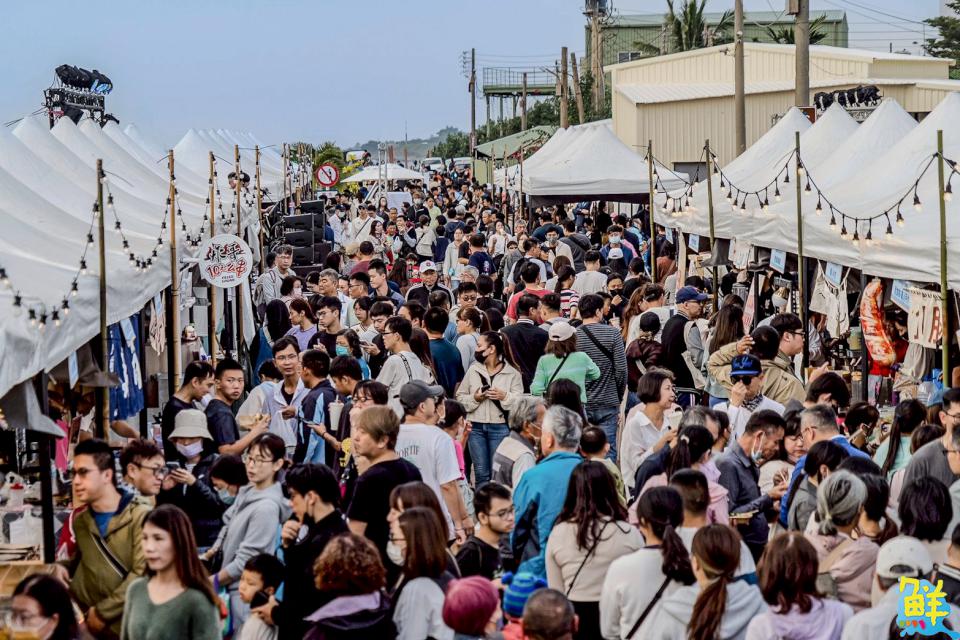 2025高雄海線潮旅行音樂市集圓滿落幕 美食、導覽、表演吸引萬人前往朝聖