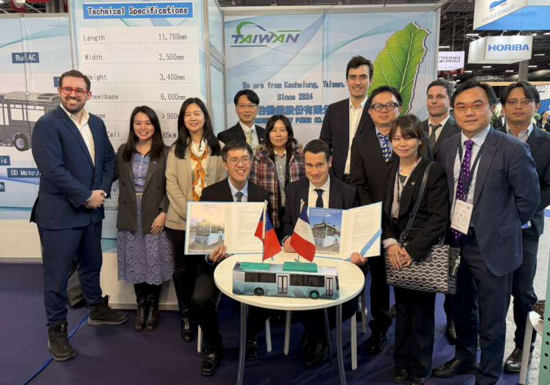 台灣氫能整車系統開發商前進2026 巴黎氫能革命展 秀跨單位開發氫能巴士解決方案