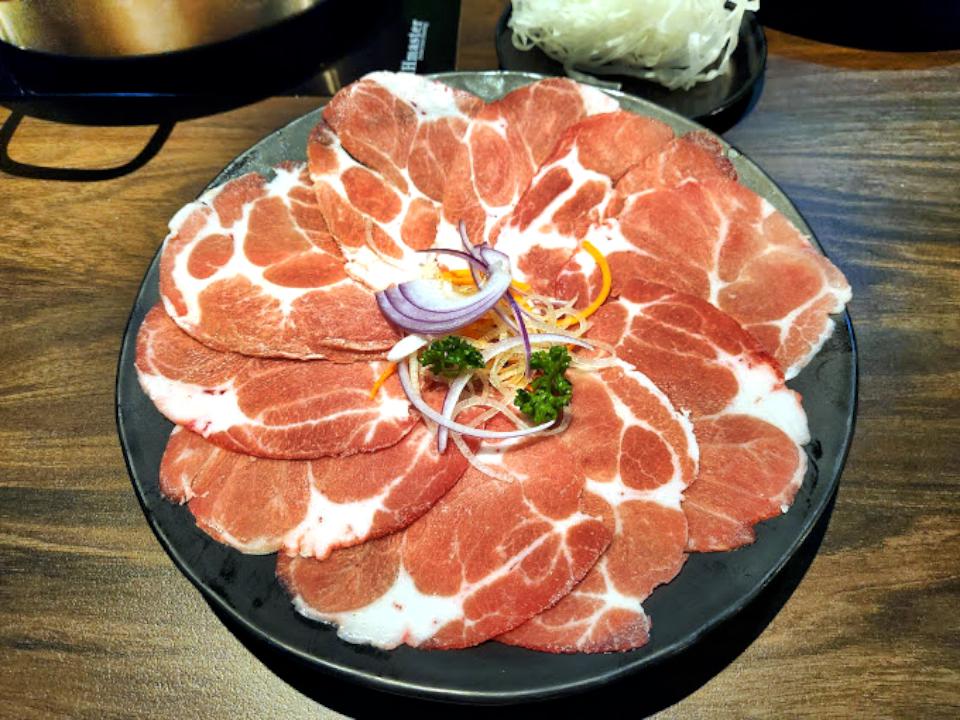 驚！直擊日本正宗口味 就在高雄美麗島 神戶亭壽喜燒289元起吃到飽