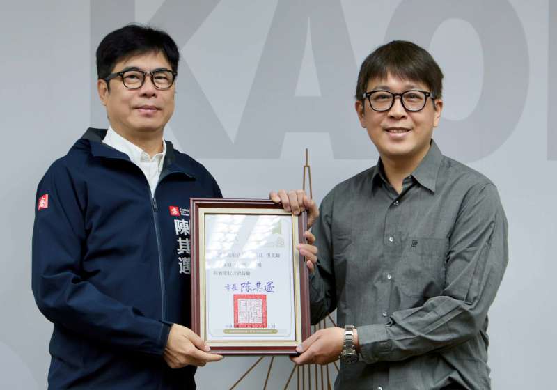 高市社會局推薦3人員獲選114年廉潔楷模 接受陳其邁表揚