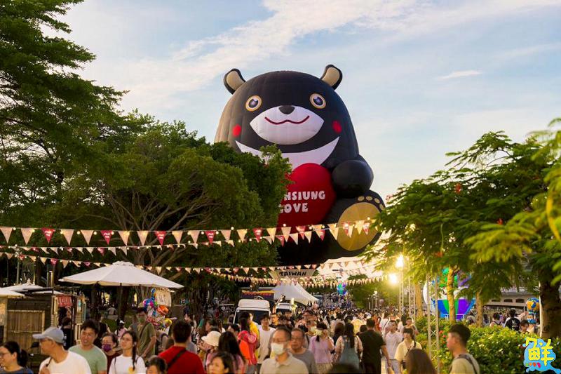 高雄熊來了!「2025高雄愛‧月熱氣球」即將登場 9/17搶購繫留體驗票