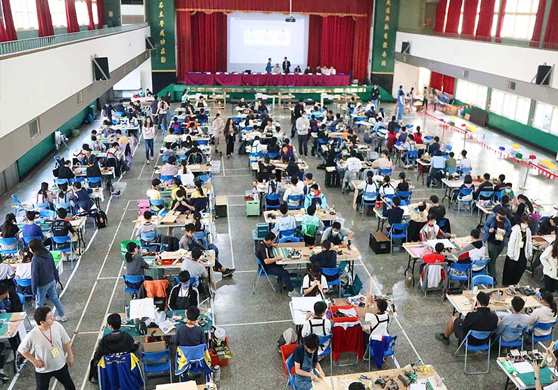 114學年度高市國中科教競賽大榮中學登場 54隊、162名選手角逐前三名等獎項