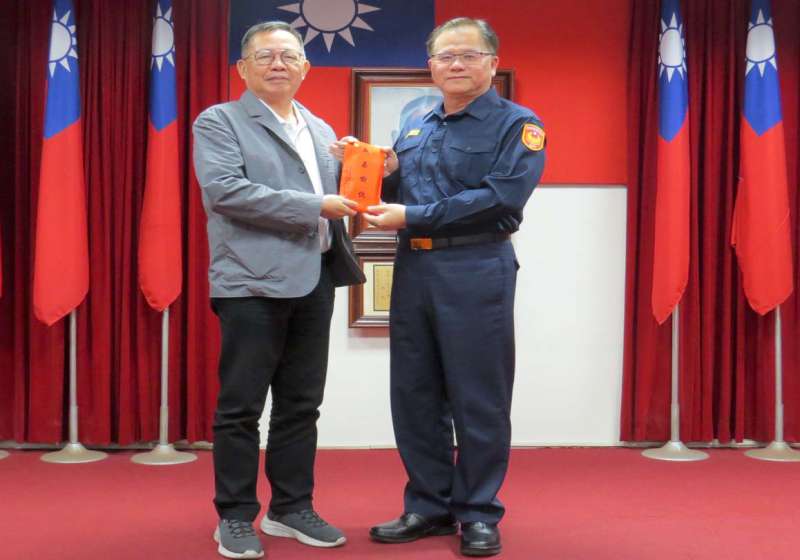 高港警總隊加強春節港區維安交管 港警之友會贈紅包慰勉執勤人員辛勞