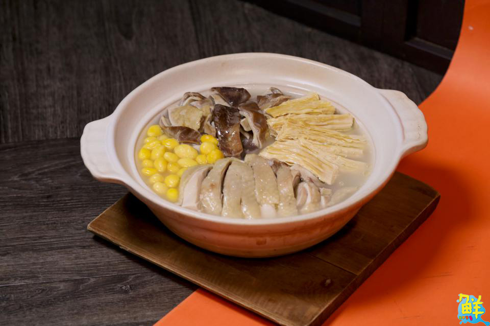 高雄萬豪酒店「秋日感蟹季」登場 多道秋蟹料理驚艷饕客味蕾