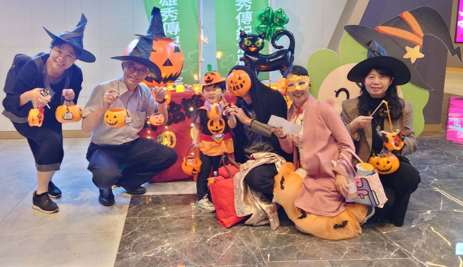 高雄秀傳紀念醫院包場邀同仁眷屬觀影 造勢加溫一週年院慶