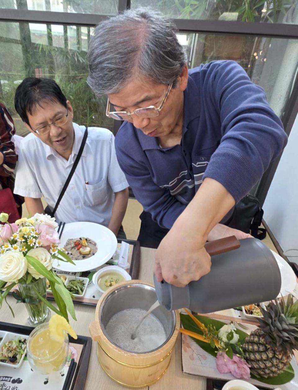 高餐大攜手嘉義縣新港鄉農會推四季好遊逗陣行食農計畫 同步發表限定套餐水果調飲