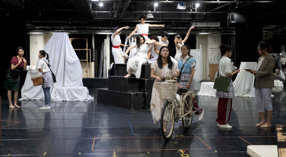 中山大學劇藝系114年公演《蝶變纏身》相約逸仙館 領先大專院校採劇場綠皮書製作