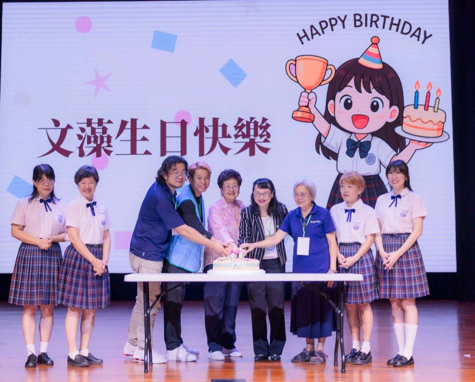 文藻外大59週年校慶邀畢業20至50年校友回娘家 學長姐、學弟妹蒙面互猜增趣味