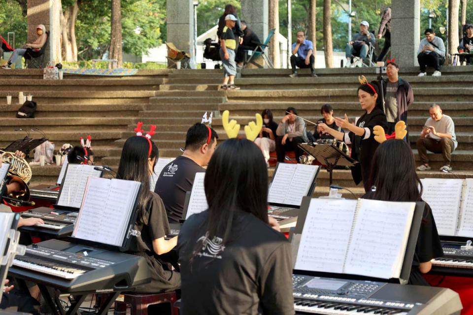 高市社教館漾我青春才藝秀 楠梓區莒光國小電子琴鍵盤社演繹電影配樂動畫等組曲