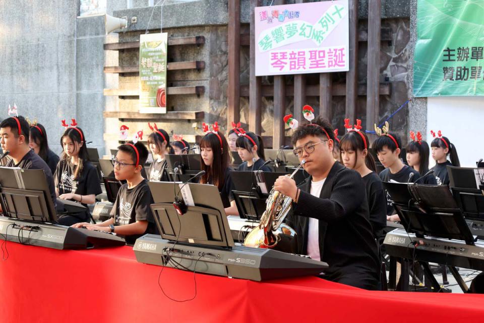 高市社教館漾我青春才藝秀 楠梓區莒光國小電子琴鍵盤社演繹電影配樂動畫等組曲