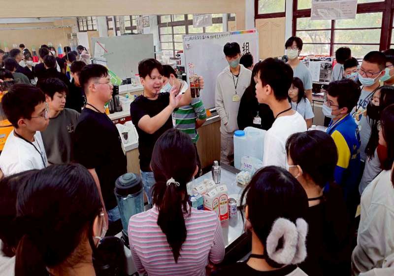 高市三信家商114學年度寒假特色課程體驗營 開放國中二、三年級生免費參與