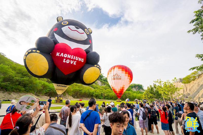 「2025高雄愛．月熱氣球」月世界圓滿落幕　 雙十連假愛河接續浪漫登場