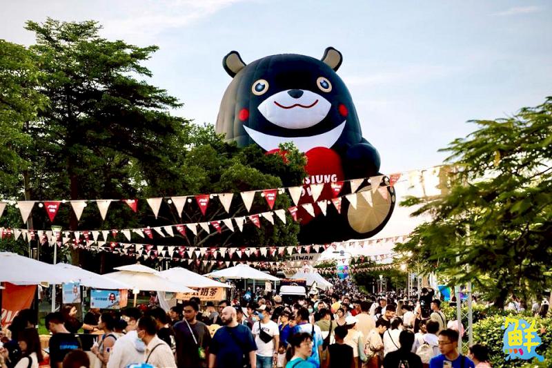 「2025高雄愛．月熱氣球」月世界圓滿落幕　 雙十連假愛河接續浪漫登場