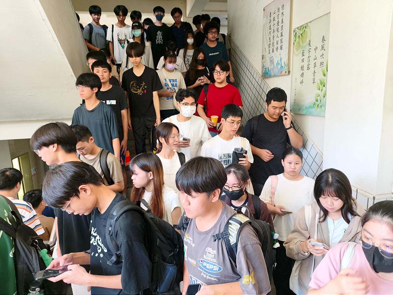 115學年度高中英聽第一試高雄三考區103人缺考 考生普遍認為簡單易發揮