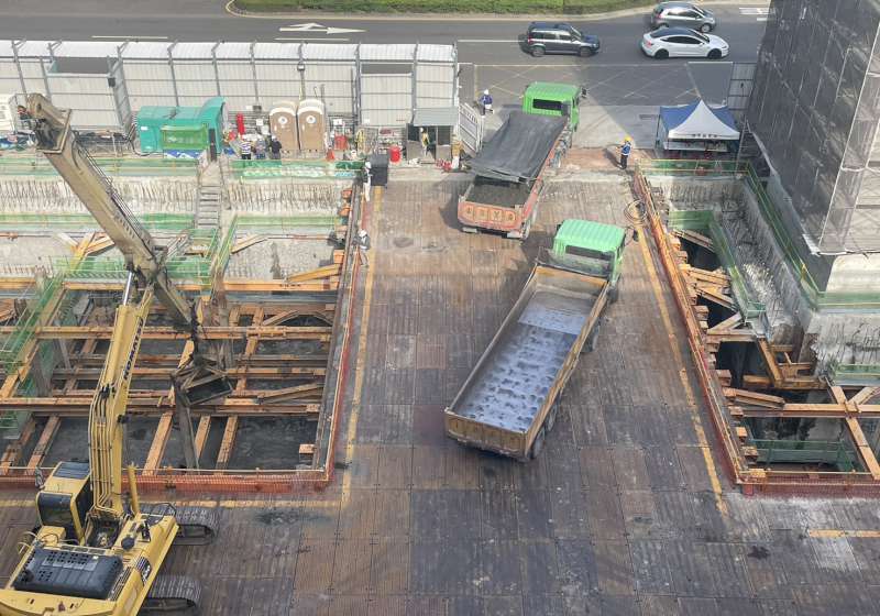 高市捷運局等會勘高捷橘線 O4 站聯開案進度 要求每天專人督導施工