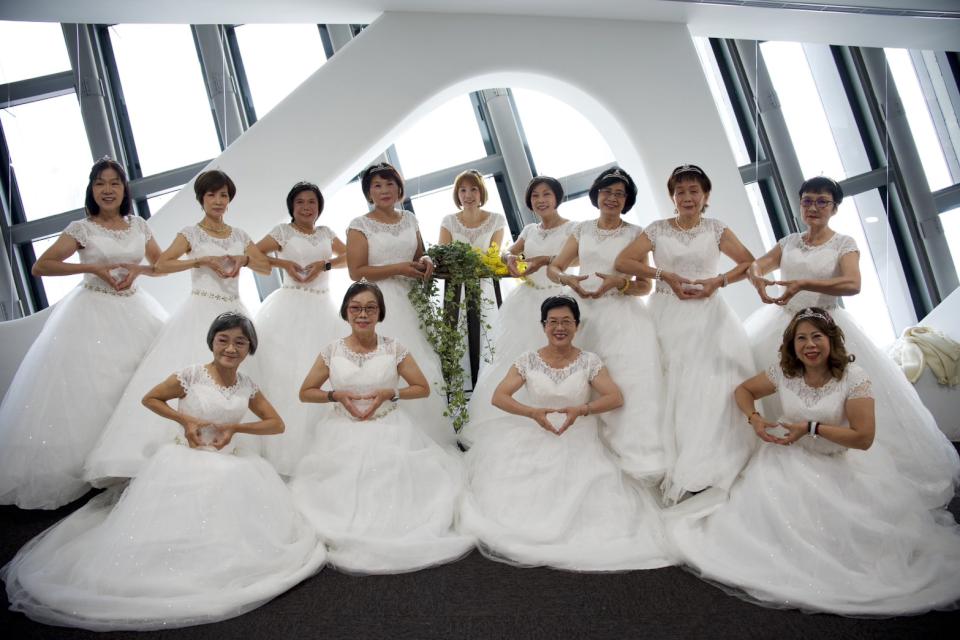 歡慶高雄築港117週年 臺灣高雄港務等5單位邀乳癌病友穿婚紗郵輪走秀 