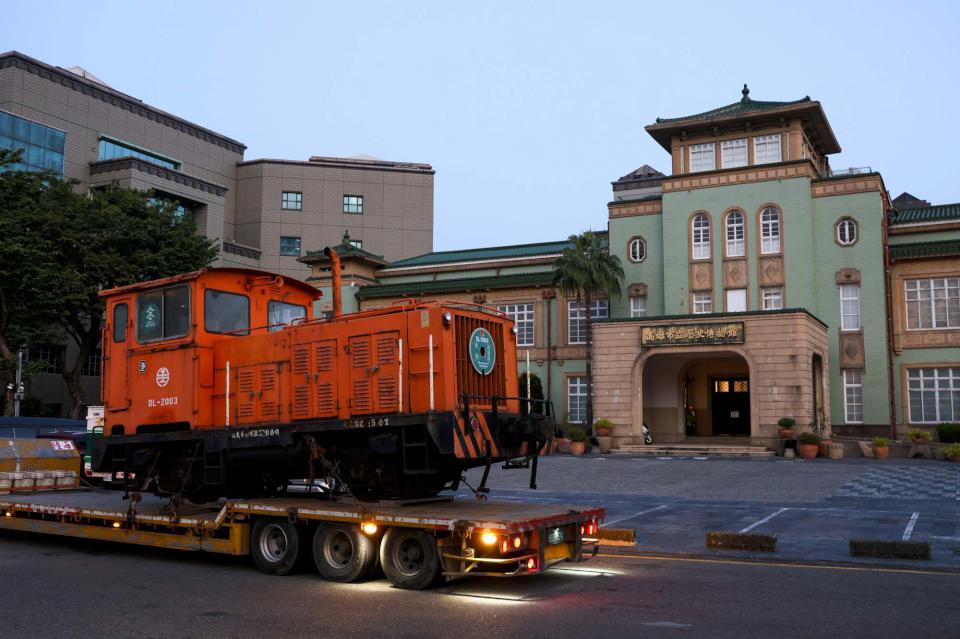 高史博舊打狗驛故事館營運15週年 喜迎台鐵DL-2003號貨車移動機檢修借展