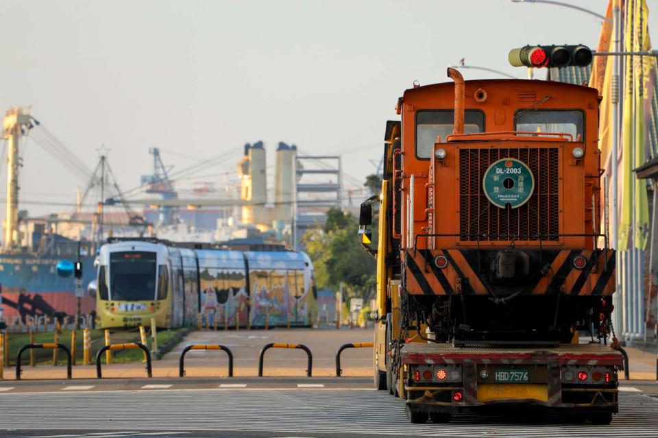 高史博舊打狗驛故事館營運15週年 喜迎台鐵DL-2003號貨車移動機檢修借展