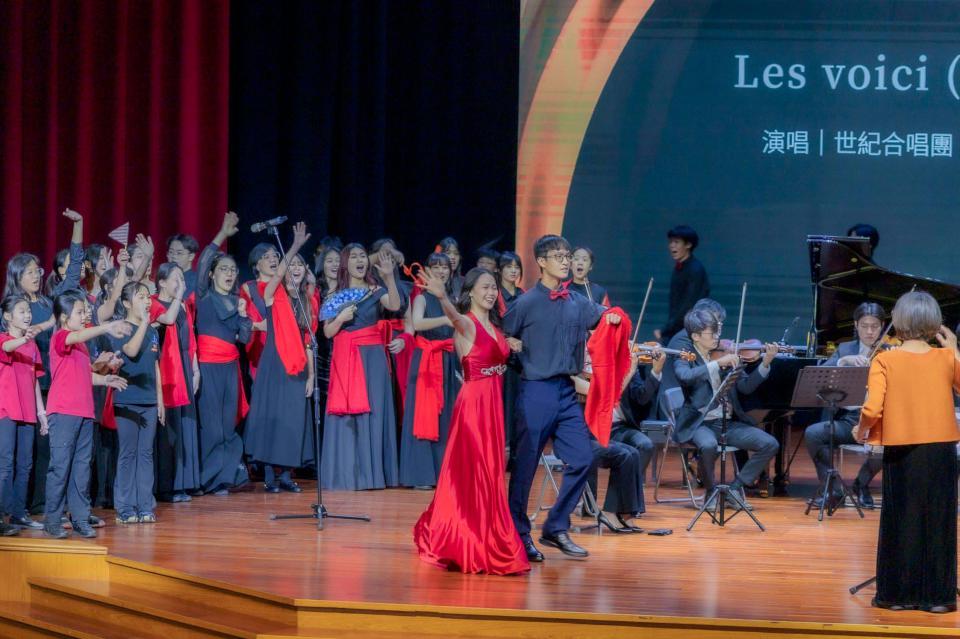 文藻外大校慶感恩音樂會 慕恩室內樂團、世紀合唱團同台獻藝加溫115年創校一甲子