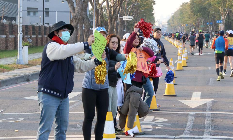 高市運發局2026高富馬國體場鳴槍起跑 路線首延伸北高雄邀社區宮廟組隊應援