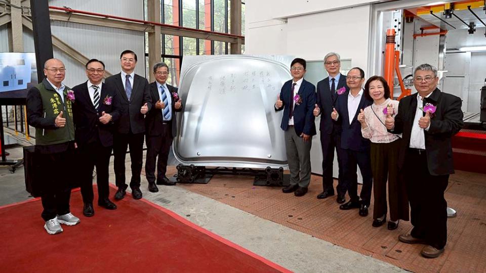 高科大第一校區先進材料成型技術中心啟用 引進大型伺服沖壓成型設備