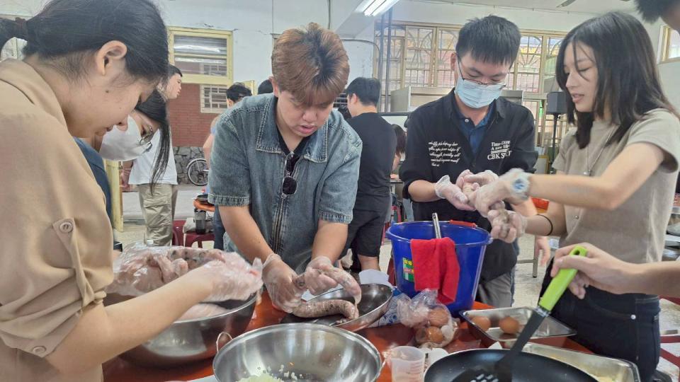 高師大田寮肉香學堂、惡地酒香與教育共釀品酒交流會 產官學同步締結策略聯盟