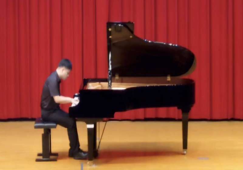 台鋼科大休運系大三身障生楊碩宇114學年度全國學生音樂比賽大專組鋼琴獨奏甲等