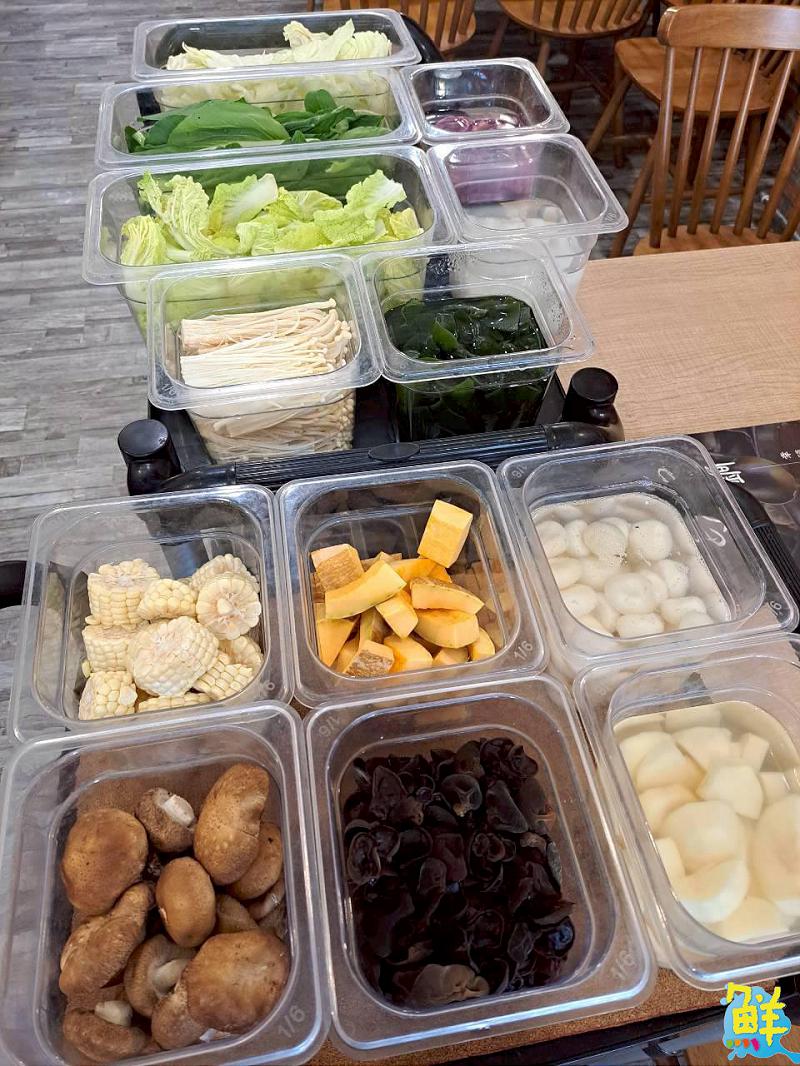 火鍋吃到飽!A5和牛、西班牙伊比利豬 高檔食材不怕你吃 制霸高雄 一鍋幸福鍋物 網友瘋傳人氣名店