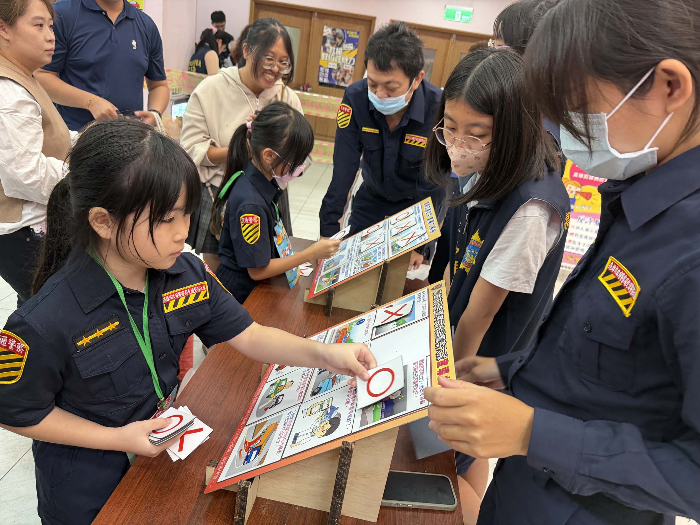 高市前鎮分局攜手少年隊、台虹教育基金會 邀孩童化身小小警察體驗日常勤務