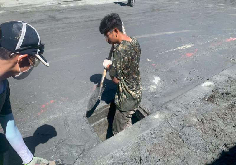 強颱樺加沙2025年重創花蓮縣光復鄉 正修科大40生支援賑災加速復原工作