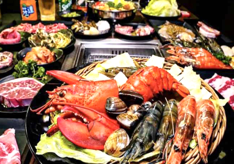 仁武聚餐必吃！ 777元起爽吃高檔新鮮食材 一燒十味昭和園 仁武店 用吃到飽與桌邊服務擄獲饕客