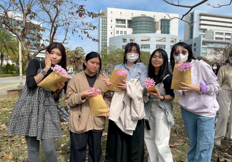 嘉南藥理大學舉辦美粧科學創意營 學子一日變身美粧科學家