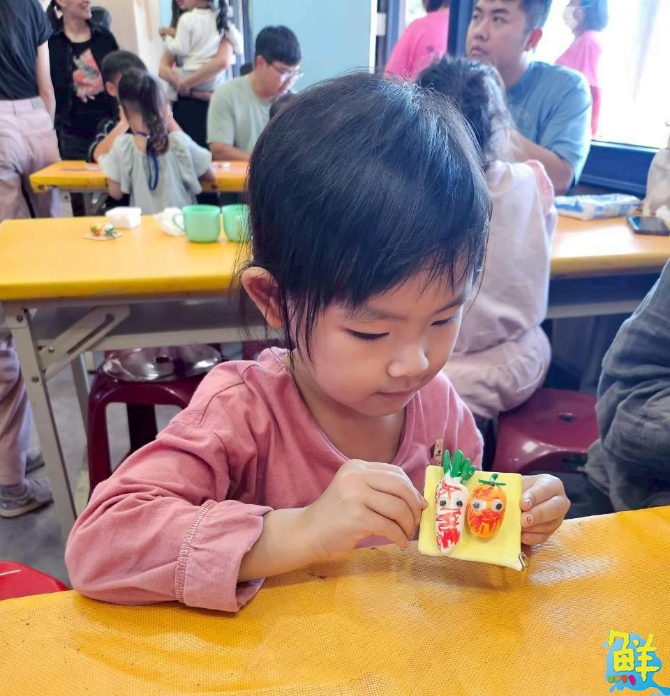 高市府客委會與火焰蟲非營利幼兒園合辦農事體驗活動 帶孩子認識客家飲食與文化