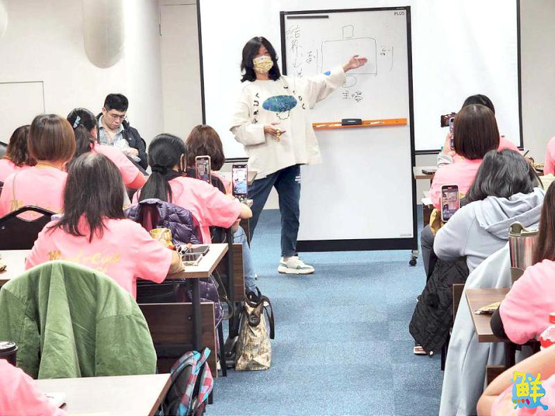 在命理與人心之間 點一盞燈    陳懿瑱老師 用一枚羅盤 為千人撥雲見日