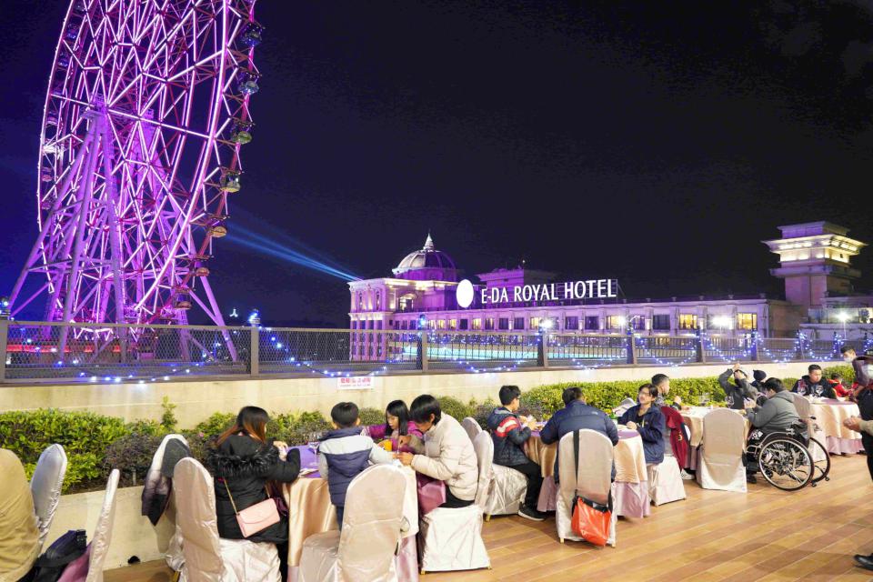 義大世界2026紫耀義大義享奔騰跨年煙火秀 建議暢玩遊樂設施卡位義大6大賞景點