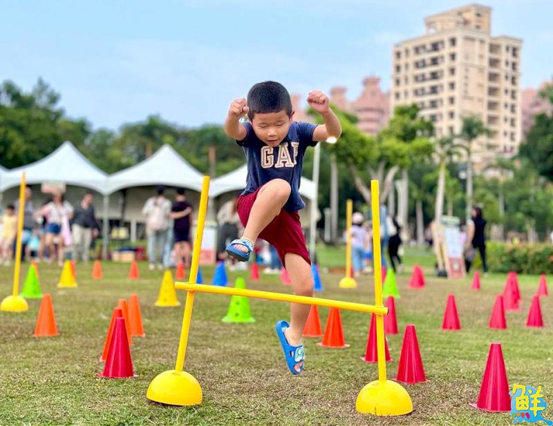 高市府觀光局舉辦「鳳山復古野餐日」吸引2萬人湧入 成功帶動當地觀光業績