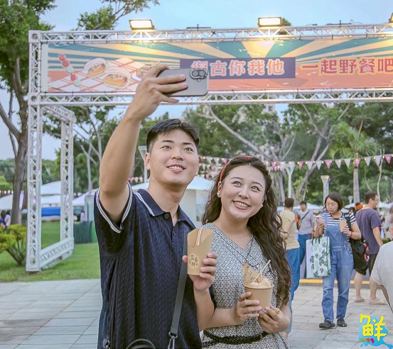 高市府觀光局舉辦「鳳山復古野餐日」吸引2萬人湧入 成功帶動當地觀光業績