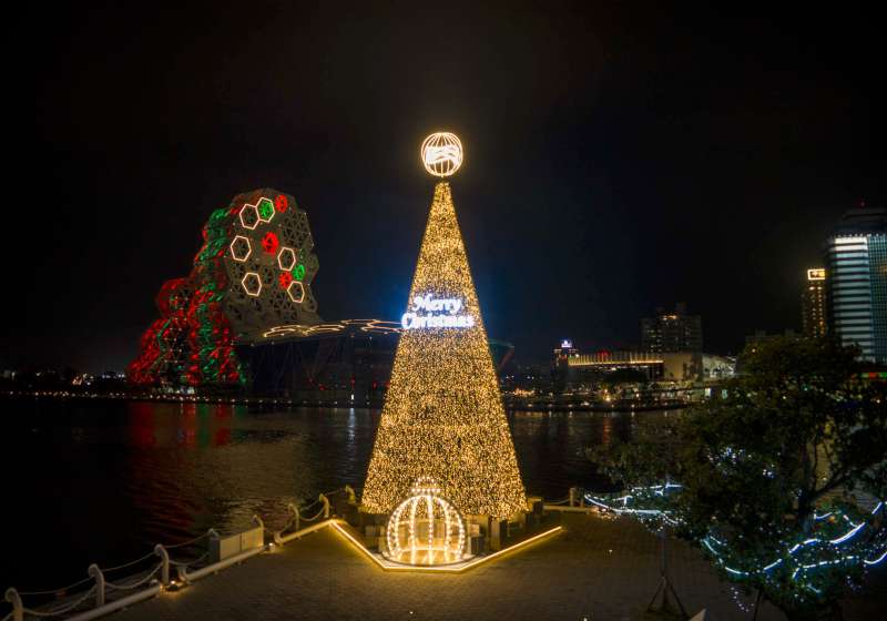 高流聖誕趴高7公尺聖誕樹「金勾 TREE」12月5日點亮 三大舞台藝人團體接力獻藝